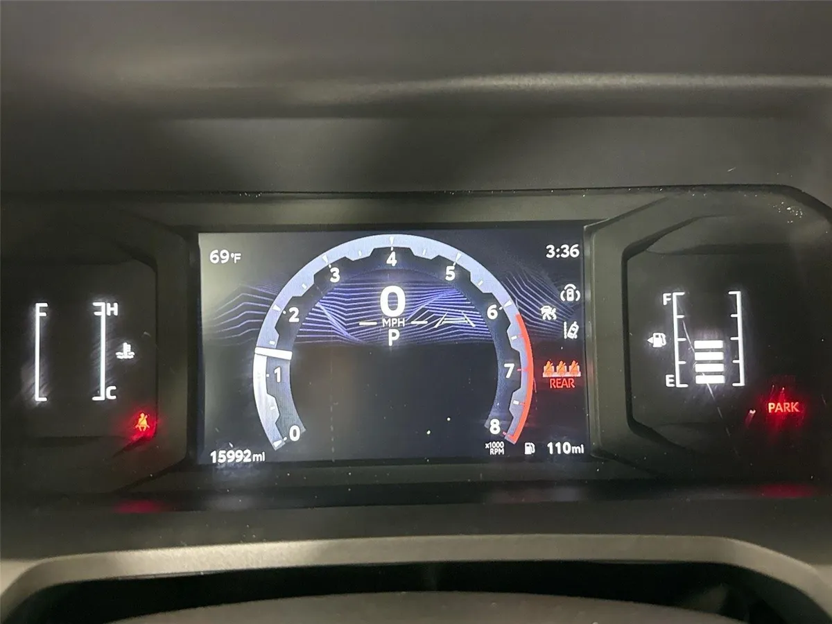 2024 Toyota Tacoma SR5 thumbnail 20