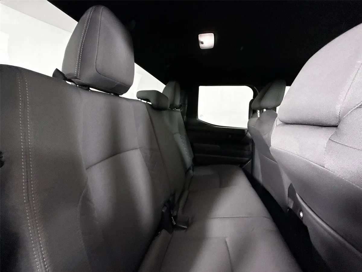 2024 Toyota Tacoma SR5 thumbnail 36