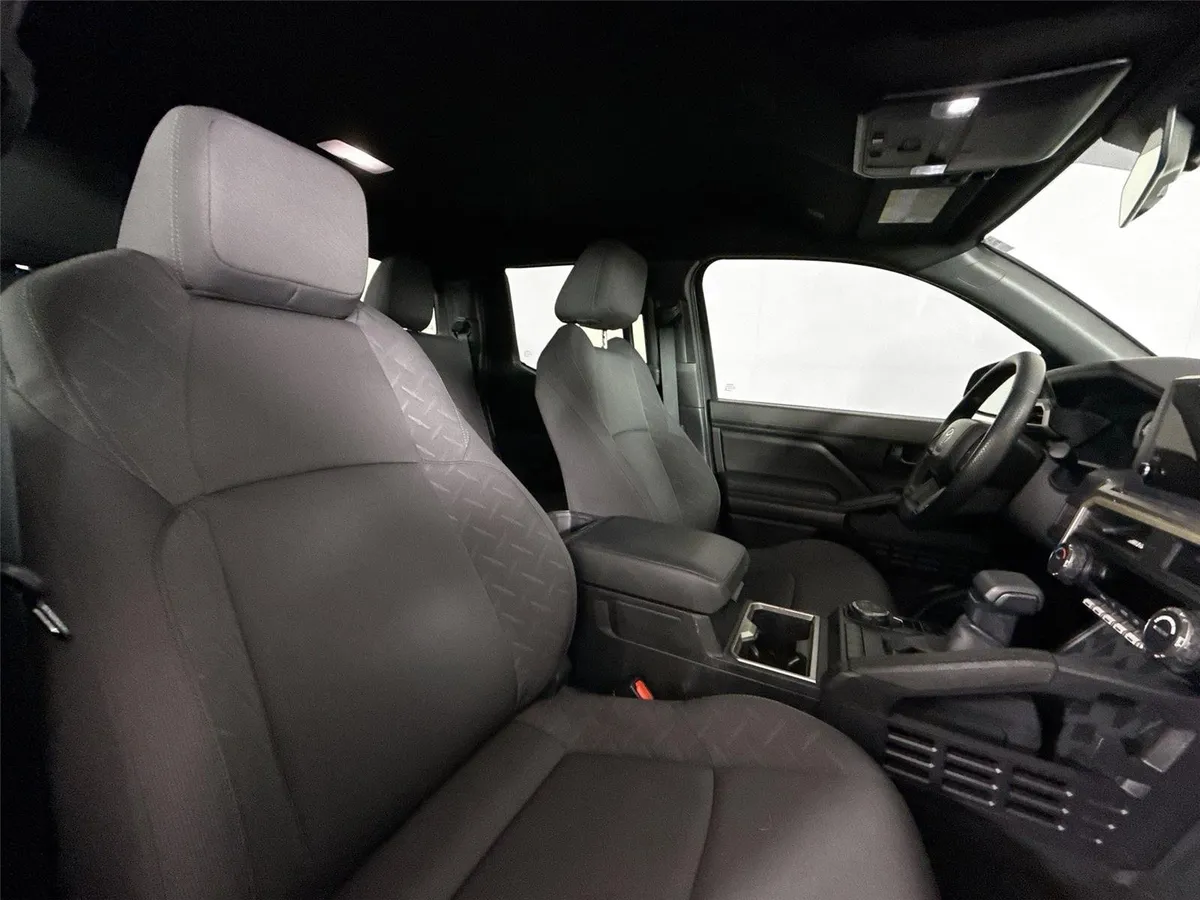 2024 Toyota Tacoma SR5 thumbnail 37