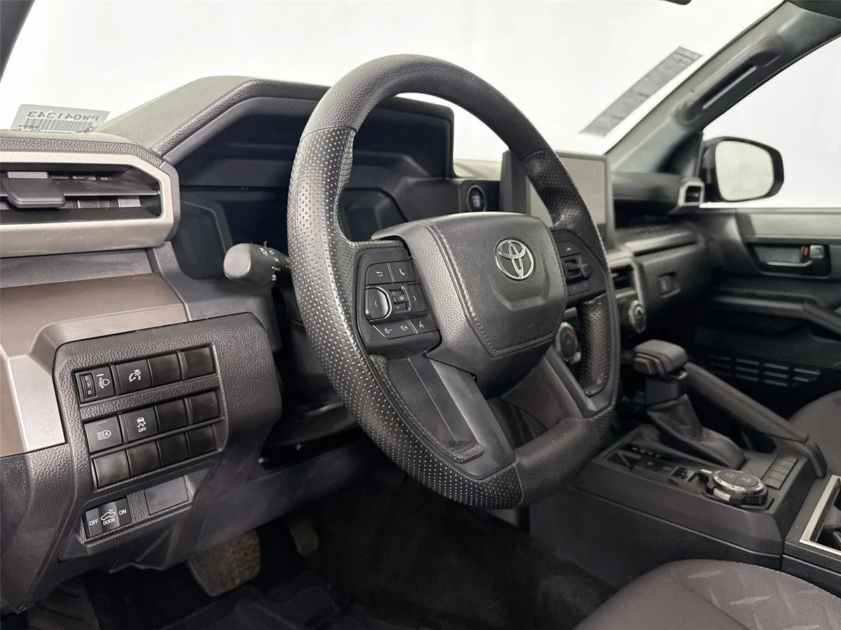 2024 Toyota Tacoma SR5 thumbnail 4