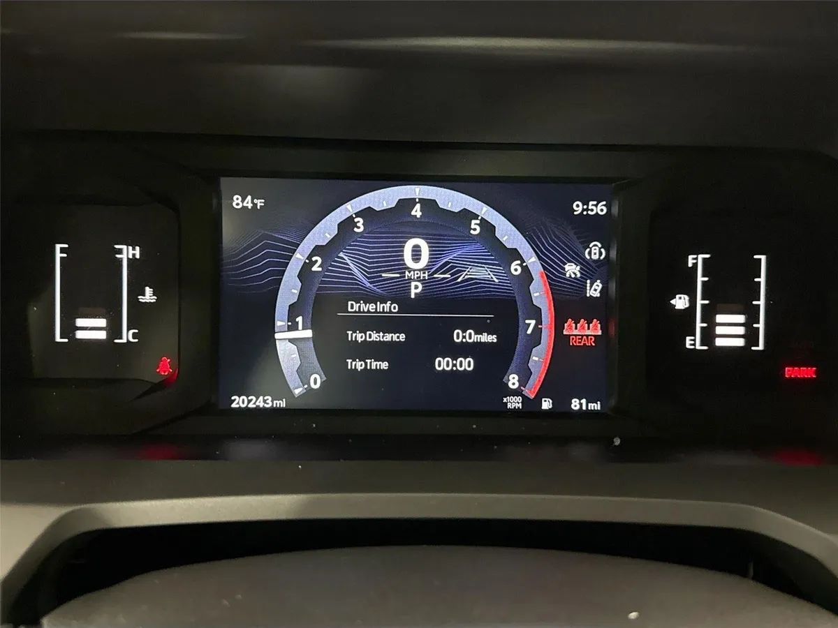 2024 Toyota Tacoma SR5 thumbnail 21