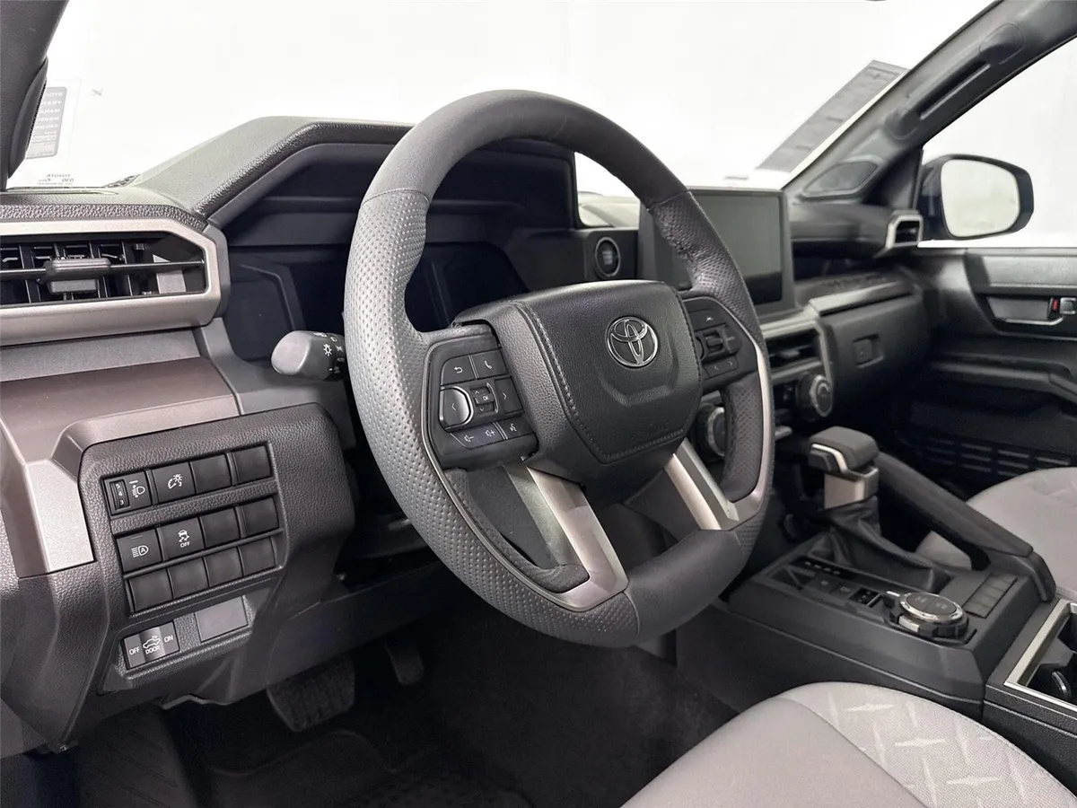 2024 Toyota Tacoma SR5 thumbnail 4