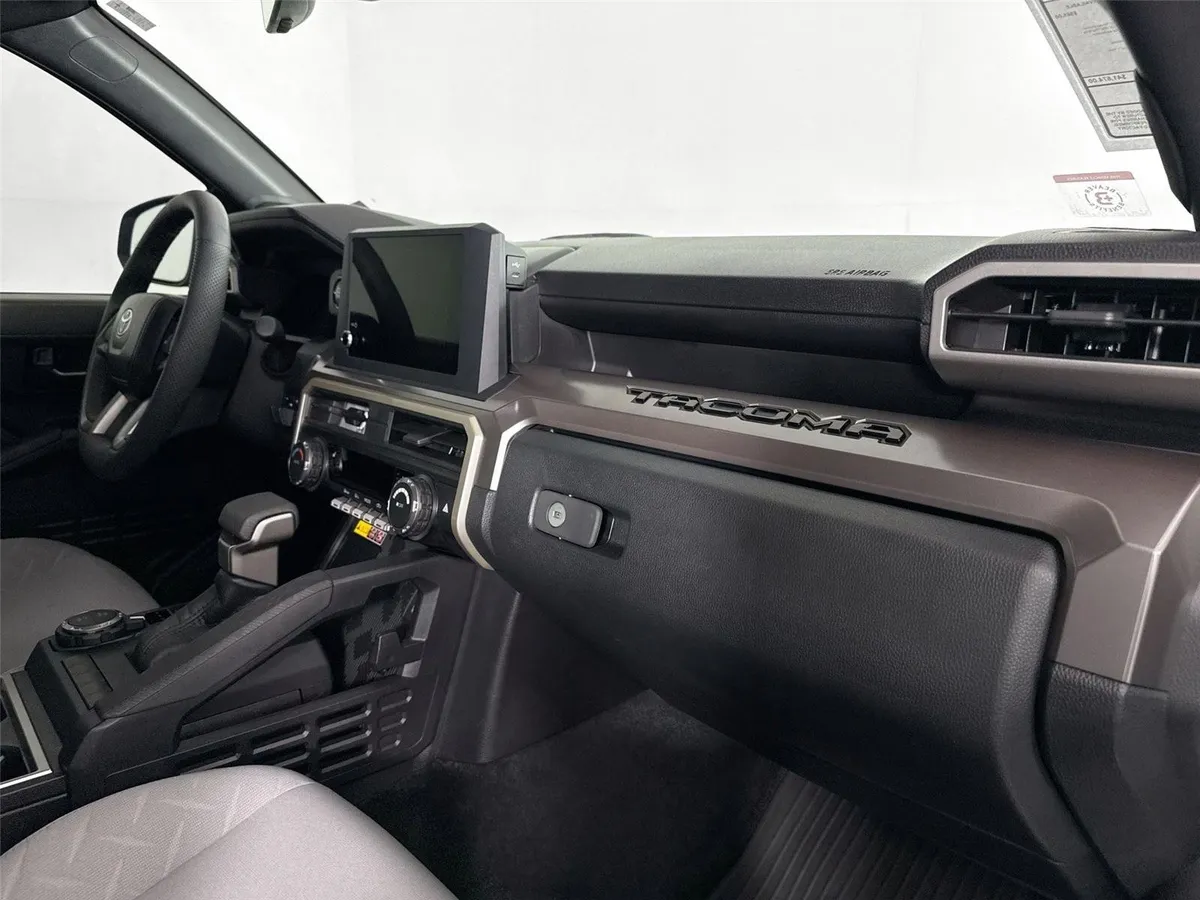2024 Toyota Tacoma SR5 thumbnail 41