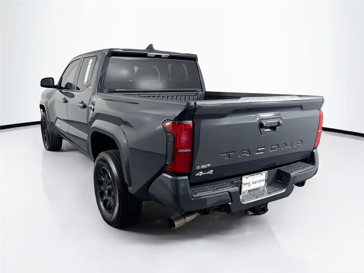 2024 Toyota Tacoma SR5 thumbnail 11
