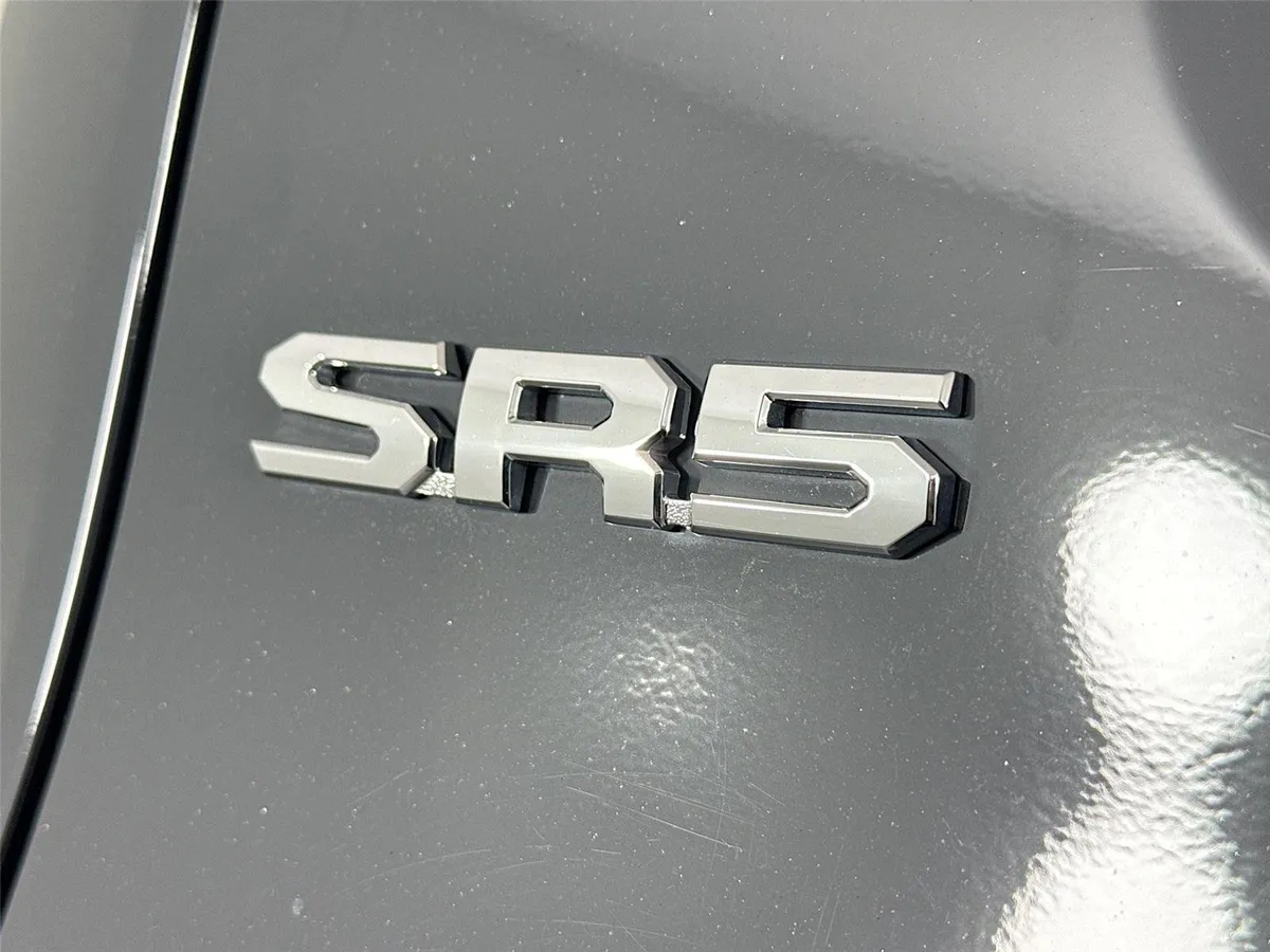 2024 Toyota Tacoma SR5 thumbnail 13