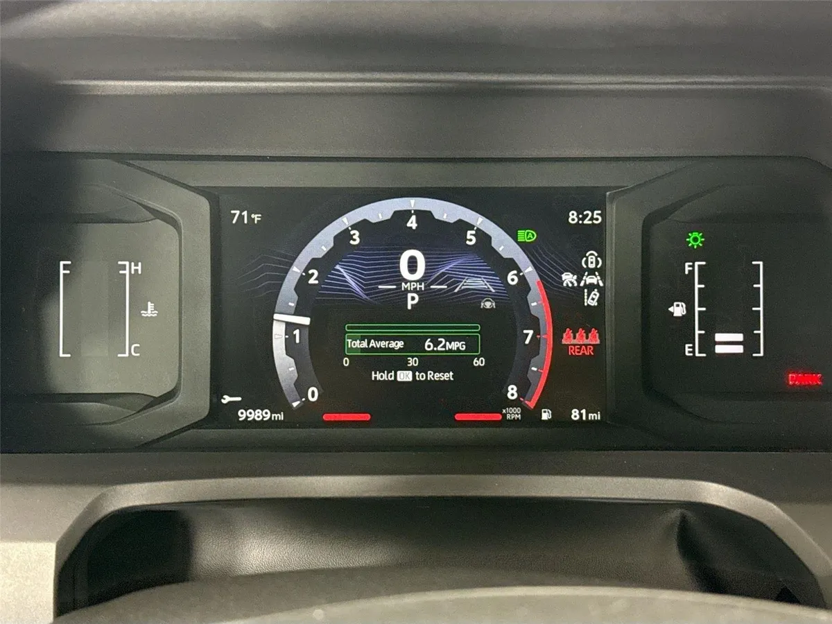 2024 Toyota Tacoma SR5 thumbnail 18