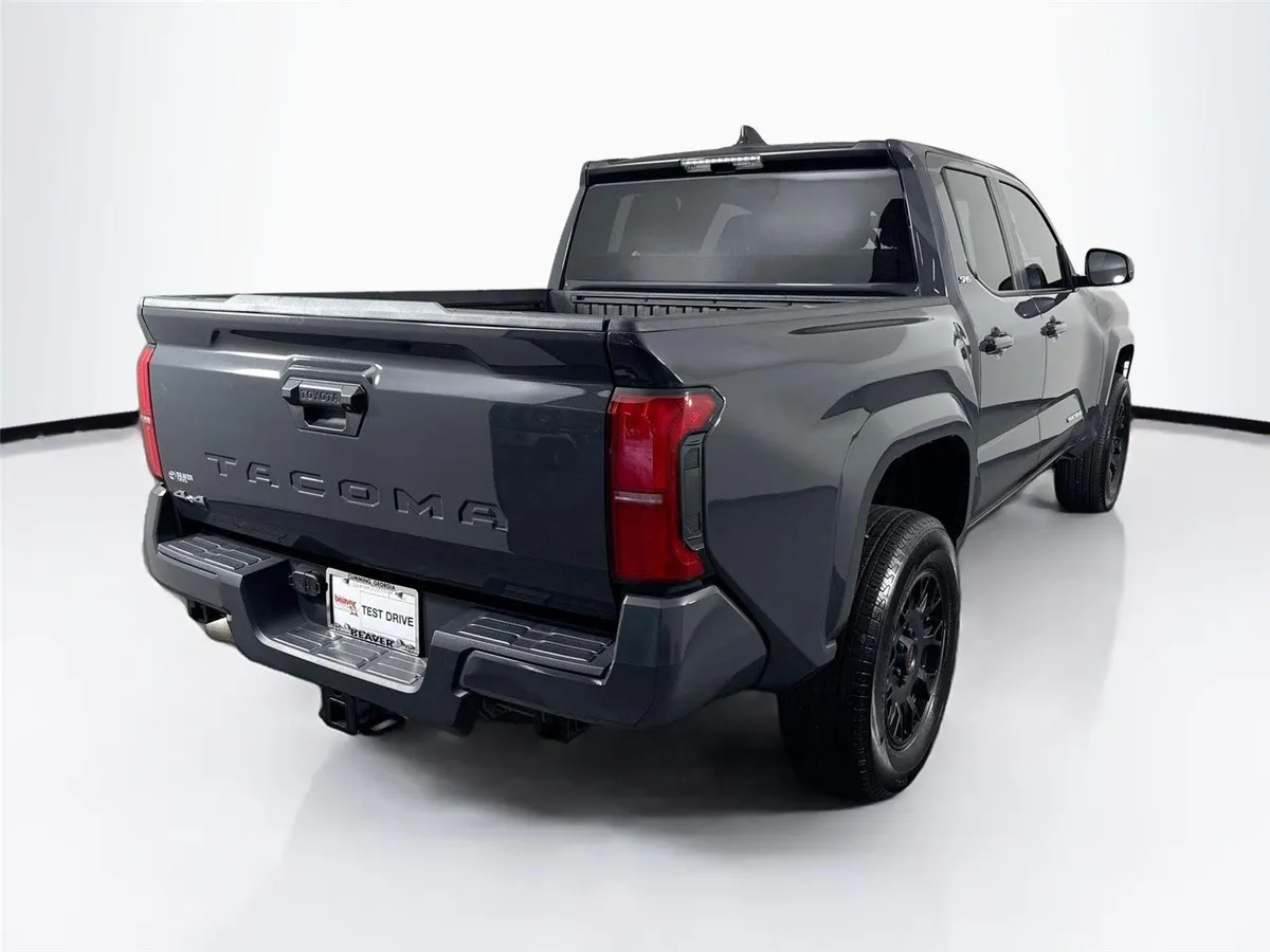 2024 Toyota Tacoma SR5 thumbnail 2