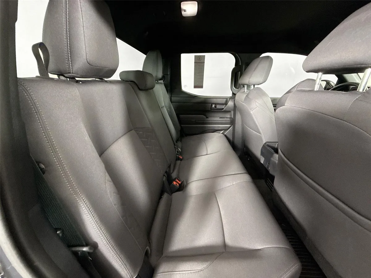 2024 Toyota Tacoma SR5 thumbnail 35