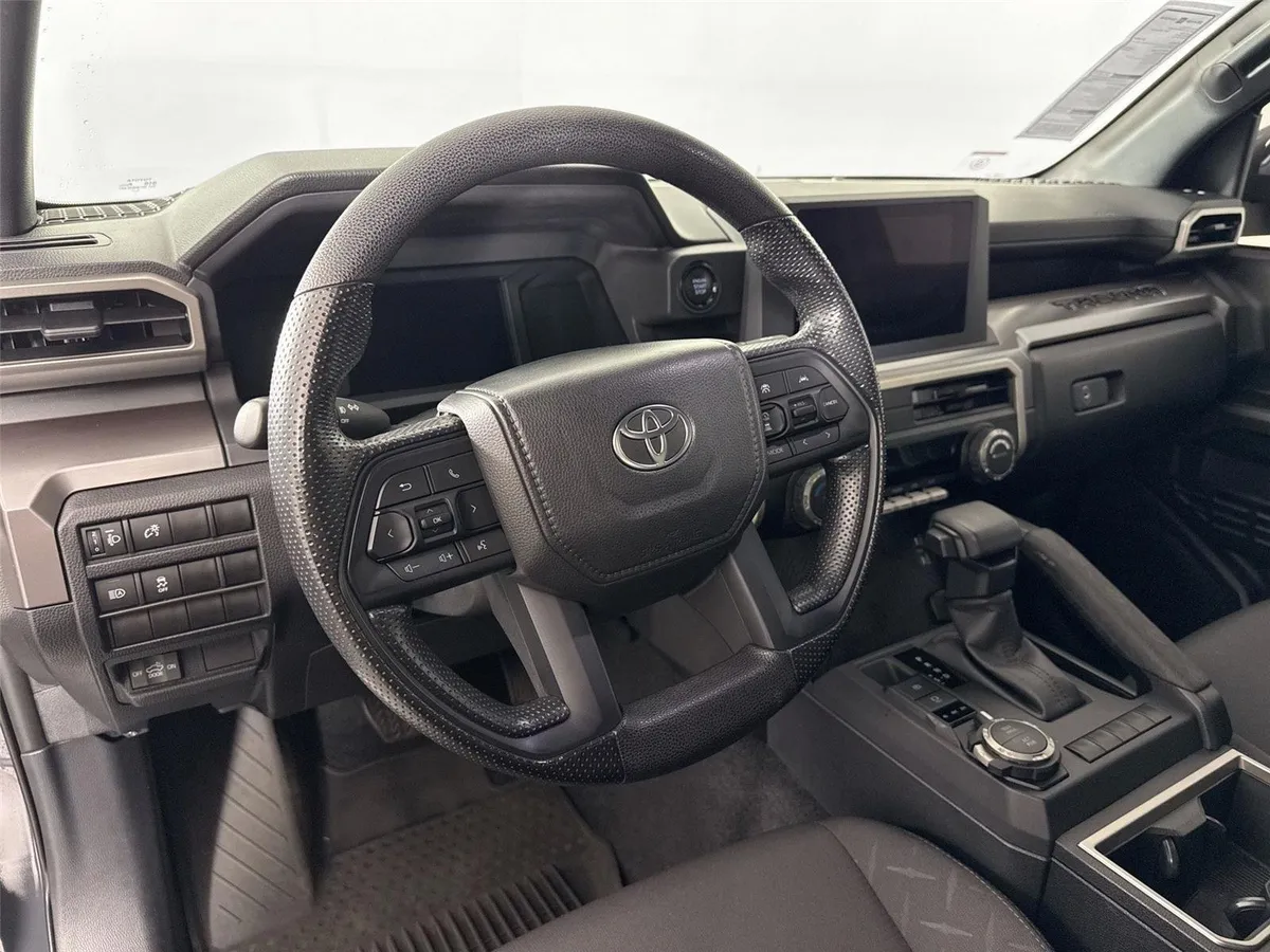 2024 Toyota Tacoma SR5 thumbnail 4