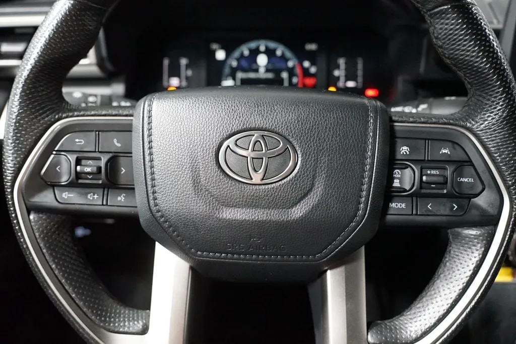 2024 Toyota Tacoma SR5 thumbnail 13