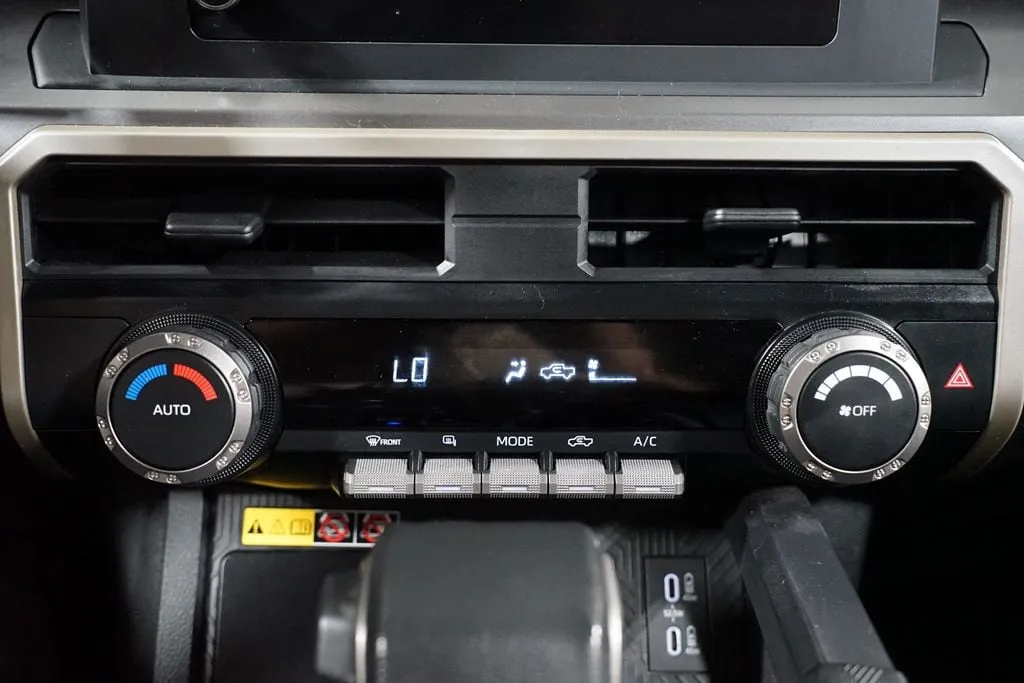 2024 Toyota Tacoma SR5 thumbnail 22