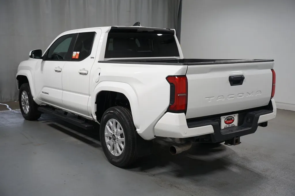 2024 Toyota Tacoma SR5 thumbnail 6