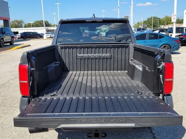 2024 Toyota Tacoma SR5 thumbnail 14