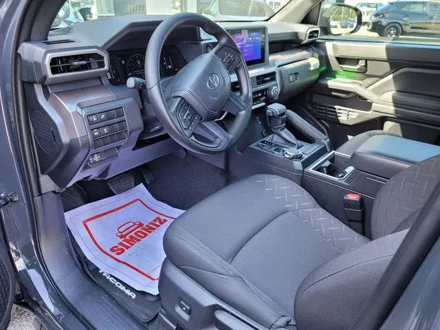 2024 Toyota Tacoma SR5 thumbnail 16