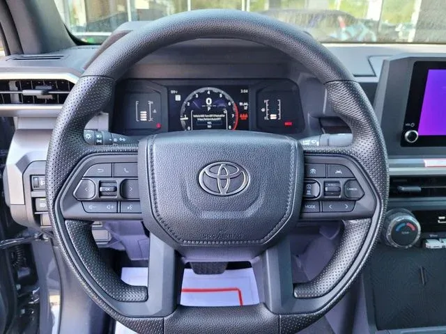 2024 Toyota Tacoma SR5 thumbnail 26