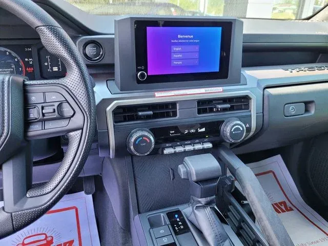2024 Toyota Tacoma SR5 thumbnail 35