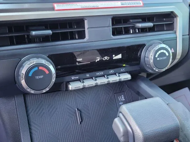 2024 Toyota Tacoma SR5 thumbnail 37