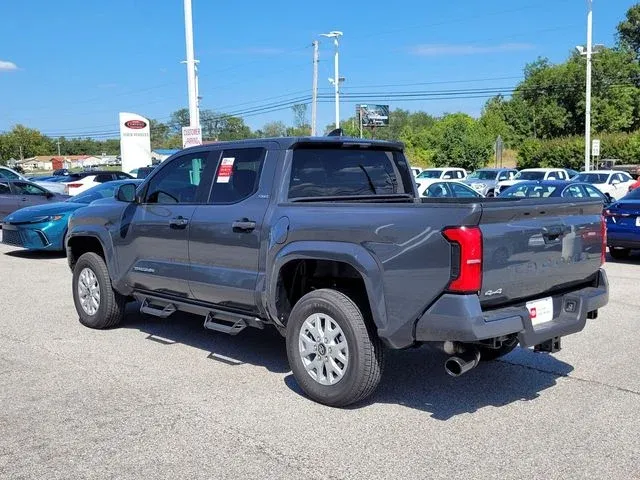 2024 Toyota Tacoma SR5 thumbnail 5
