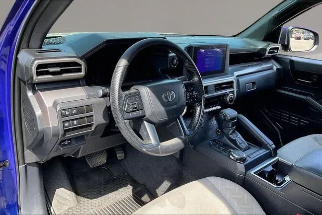 2024 Toyota Tacoma SR5 thumbnail 14