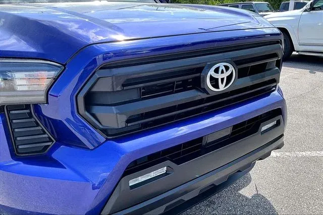 2024 Toyota Tacoma SR5 thumbnail 27