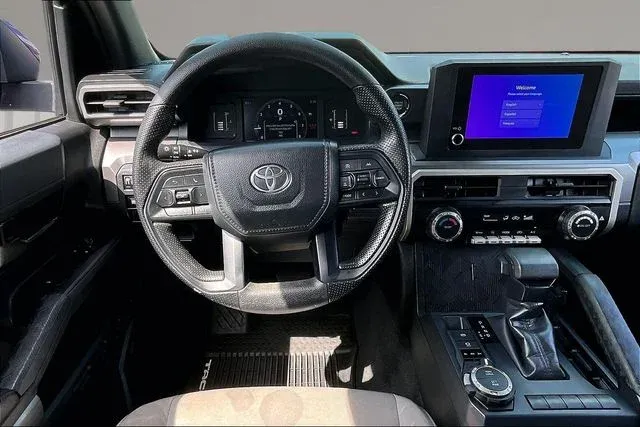 2024 Toyota Tacoma SR5 thumbnail 8
