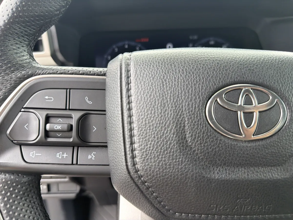 2024 Toyota Tacoma TRD Off-Road thumbnail 10