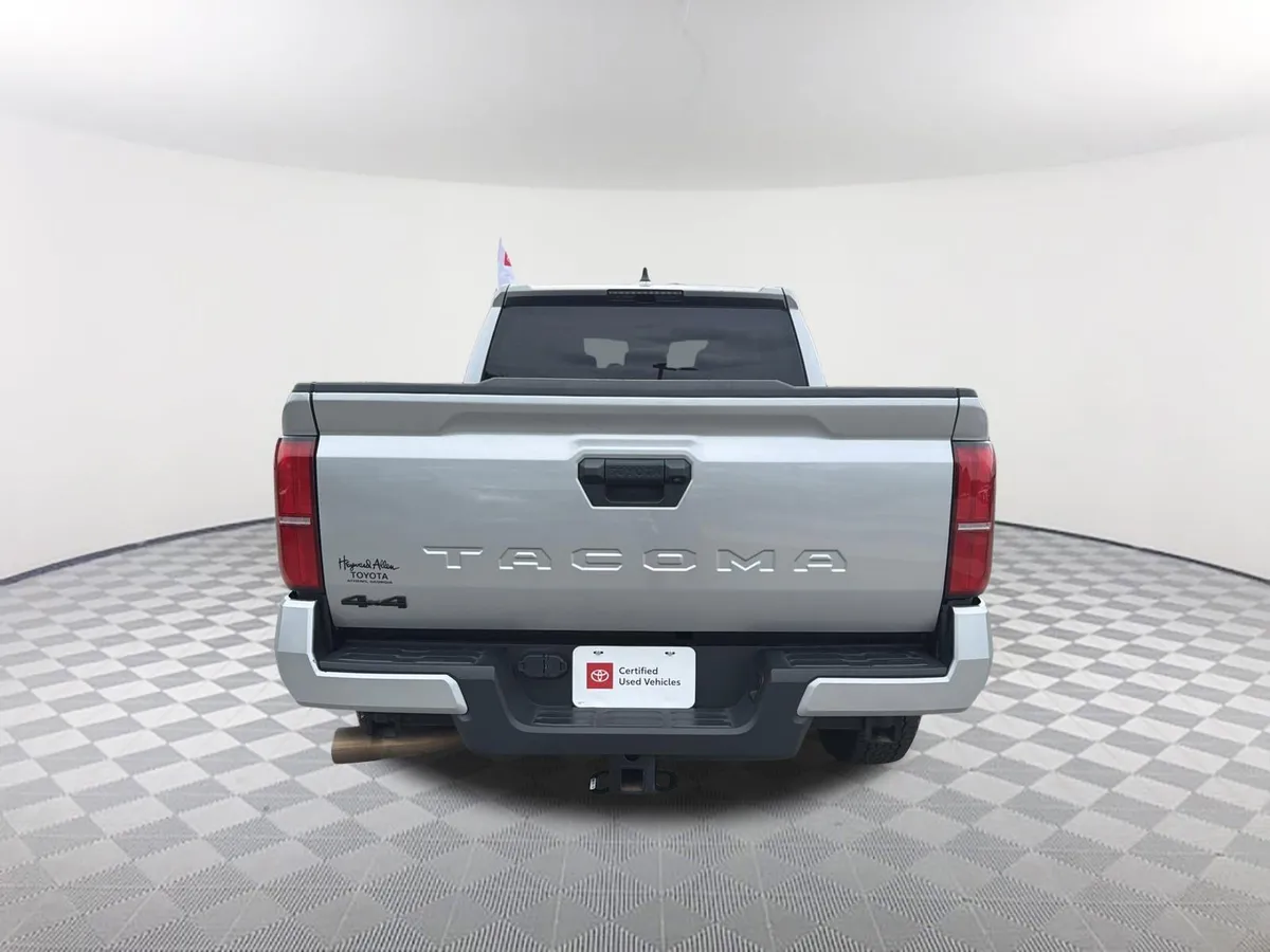 2024 Toyota Tacoma TRD Off-Road thumbnail 16