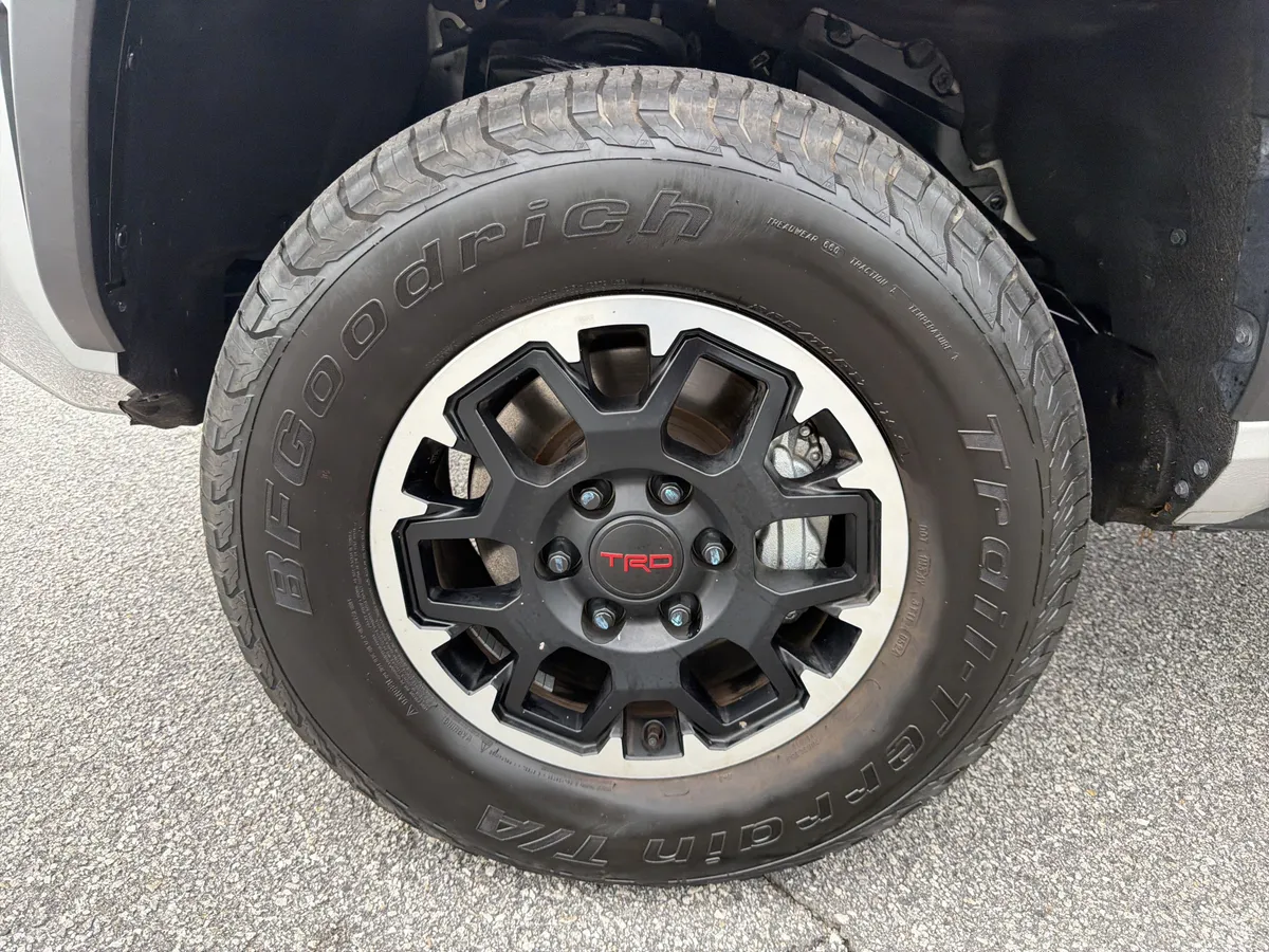 2024 Toyota Tacoma TRD Off-Road thumbnail 21