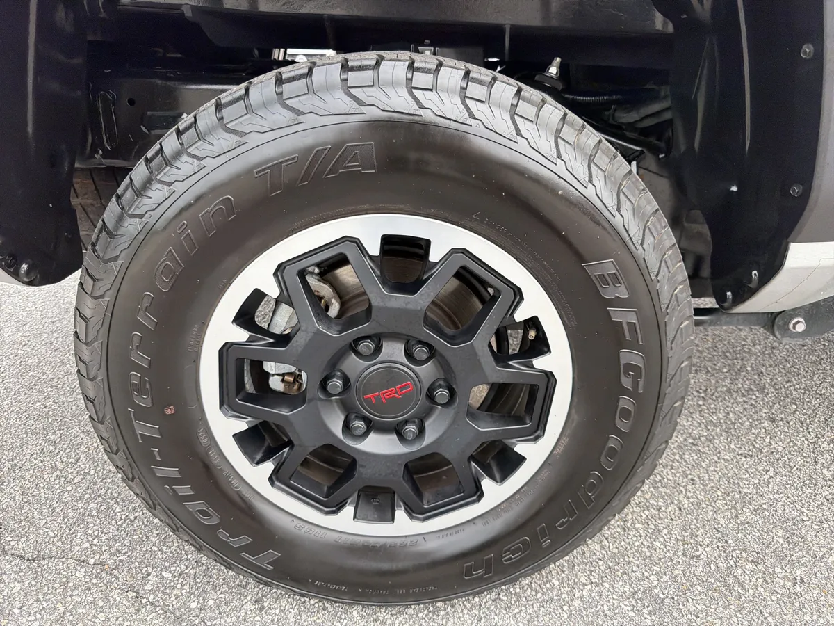 2024 Toyota Tacoma TRD Off-Road thumbnail 28