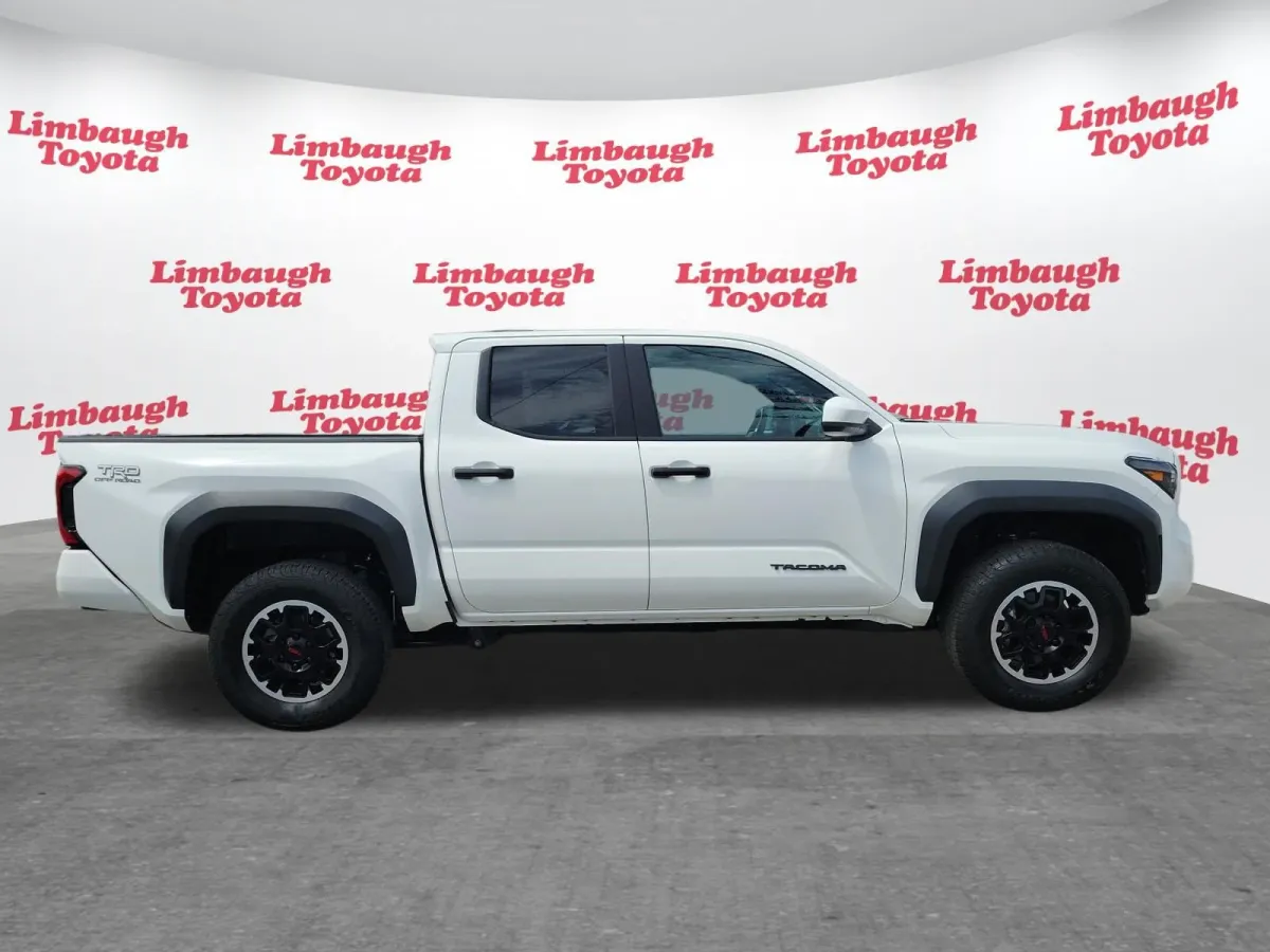 2024 Toyota Tacoma TRD Off Road thumbnail 21