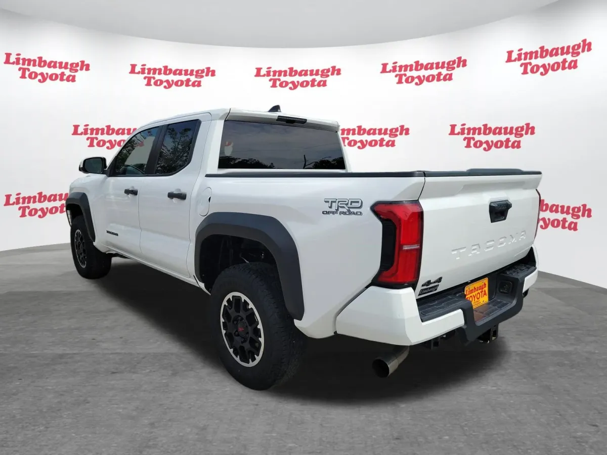 2024 Toyota Tacoma TRD Off Road thumbnail 24