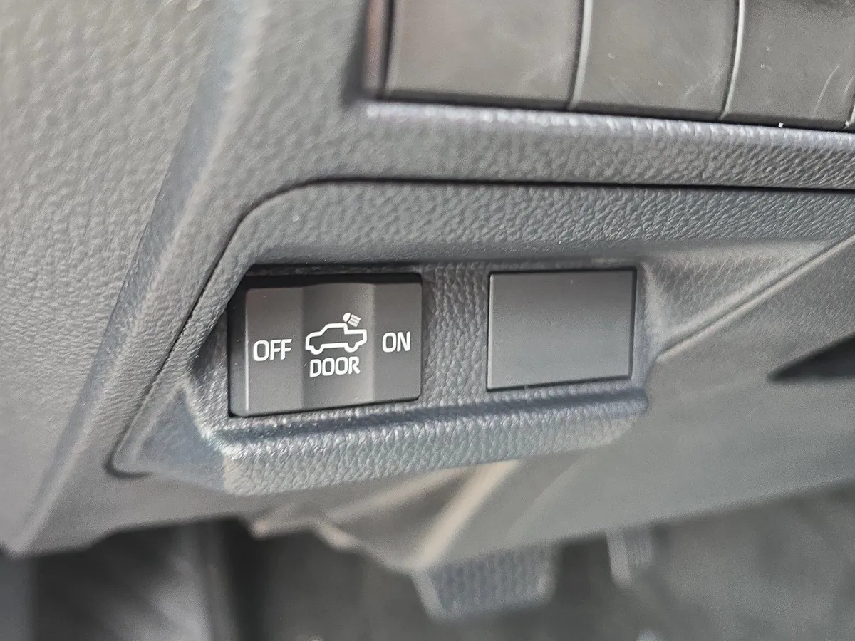 2024 Toyota Tacoma TRD Off Road thumbnail 10