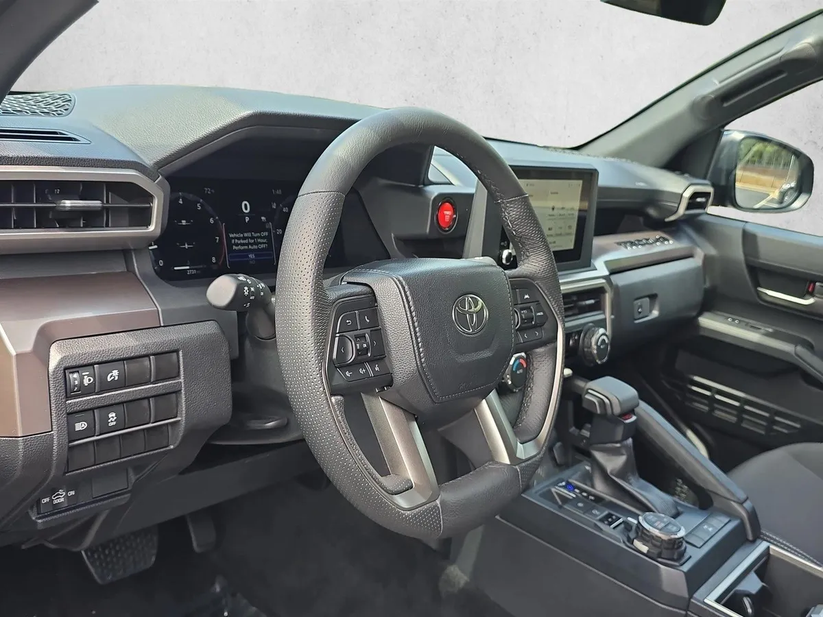 2024 Toyota Tacoma TRD Off Road thumbnail 11