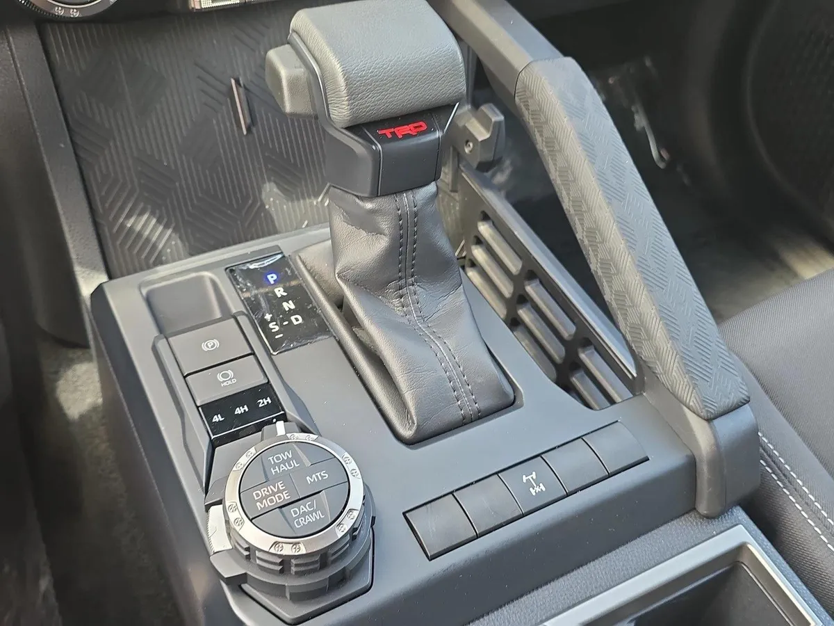 2024 Toyota Tacoma TRD Off Road thumbnail 16