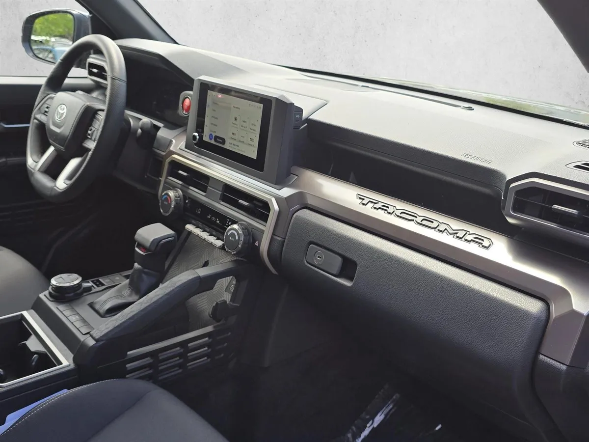 2024 Toyota Tacoma TRD Off Road thumbnail 25