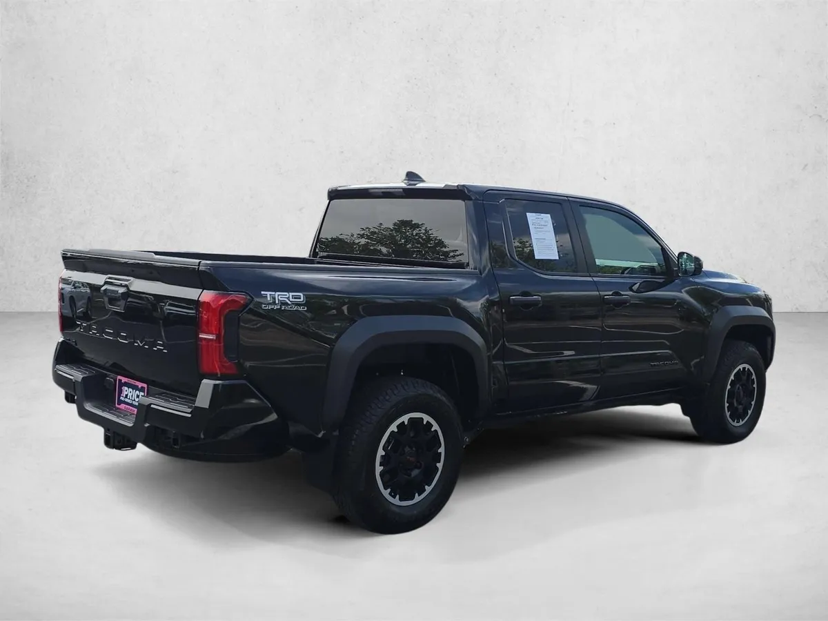 2024 Toyota Tacoma TRD Off Road thumbnail 5
