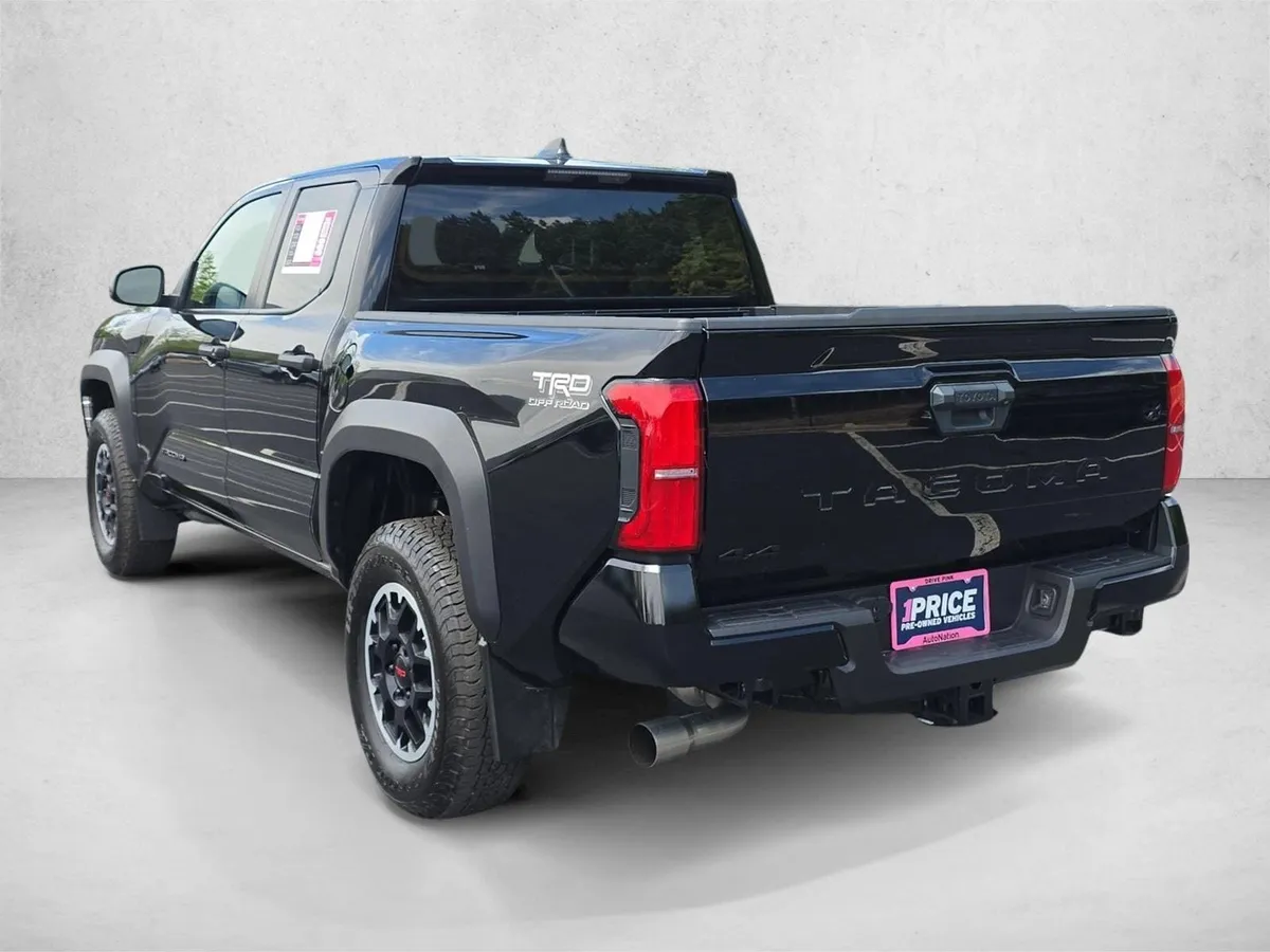 2024 Toyota Tacoma TRD Off Road thumbnail 7