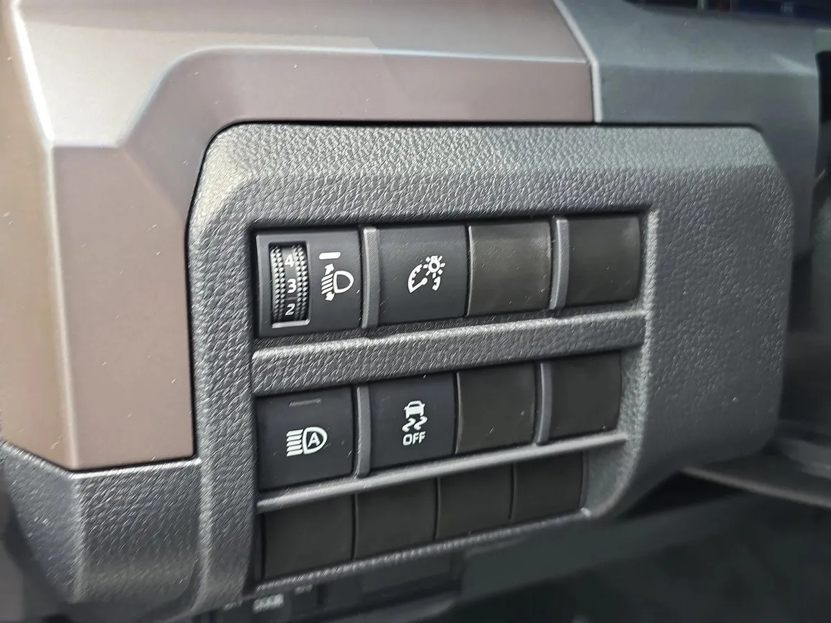 2024 Toyota Tacoma TRD Off Road thumbnail 9