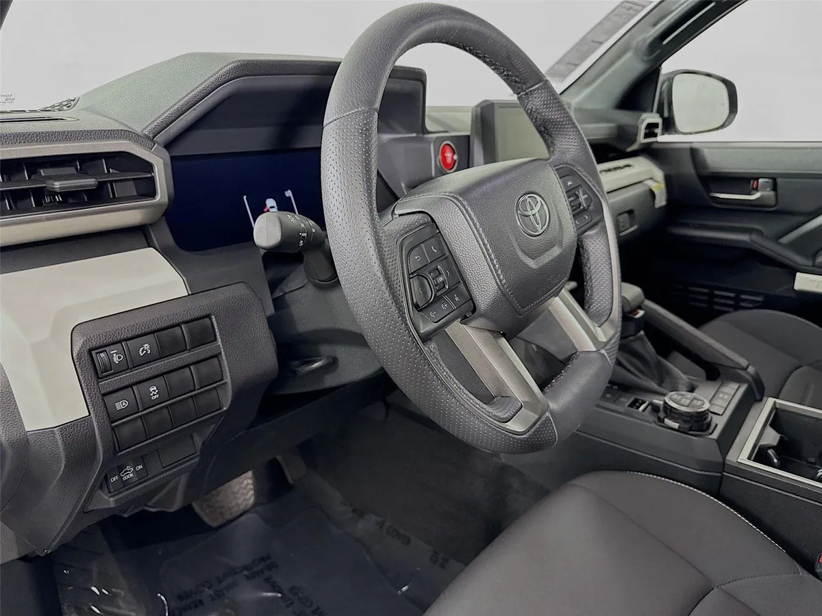 2024 Toyota Tacoma TRD Off-Road thumbnail 13