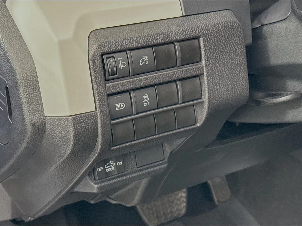 2024 Toyota Tacoma TRD Off-Road thumbnail 14