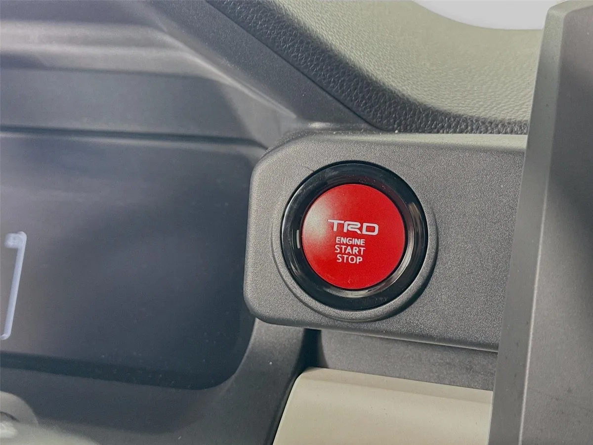 2024 Toyota Tacoma TRD Off-Road thumbnail 21