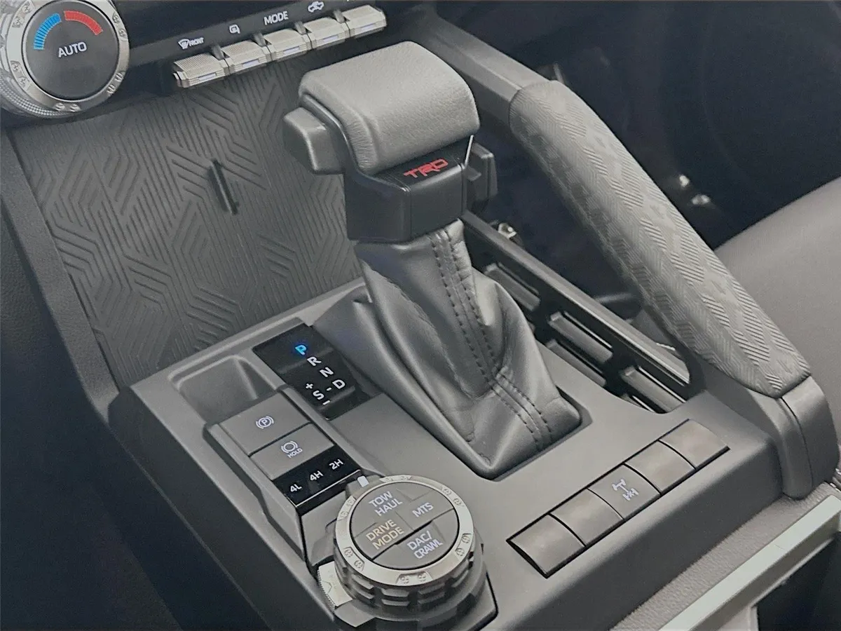 2024 Toyota Tacoma TRD Off-Road thumbnail 28