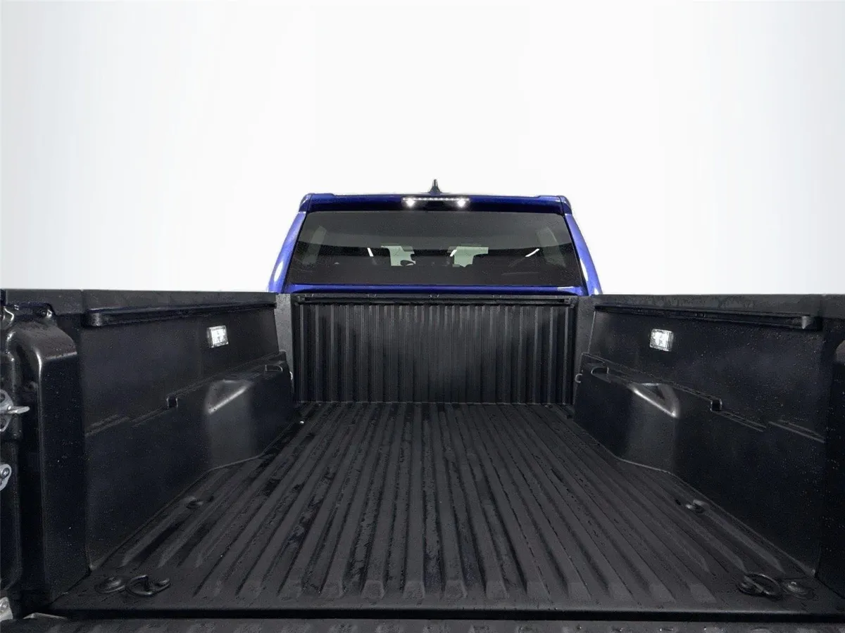 2024 Toyota Tacoma TRD Off-Road thumbnail 38