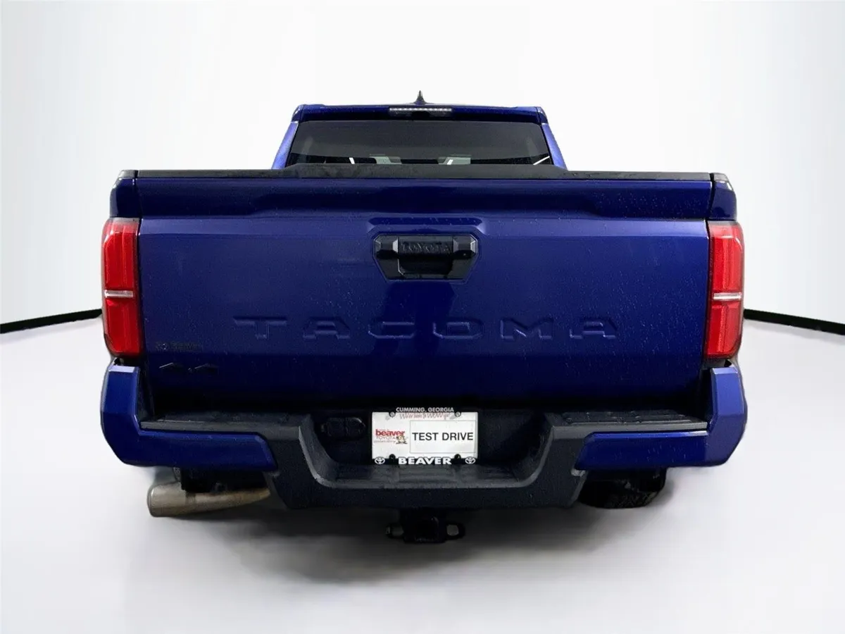2024 Toyota Tacoma TRD Off-Road thumbnail 7