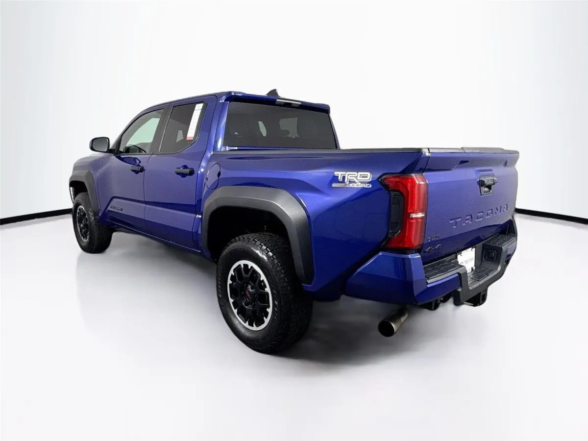 2024 Toyota Tacoma TRD Off-Road thumbnail 8