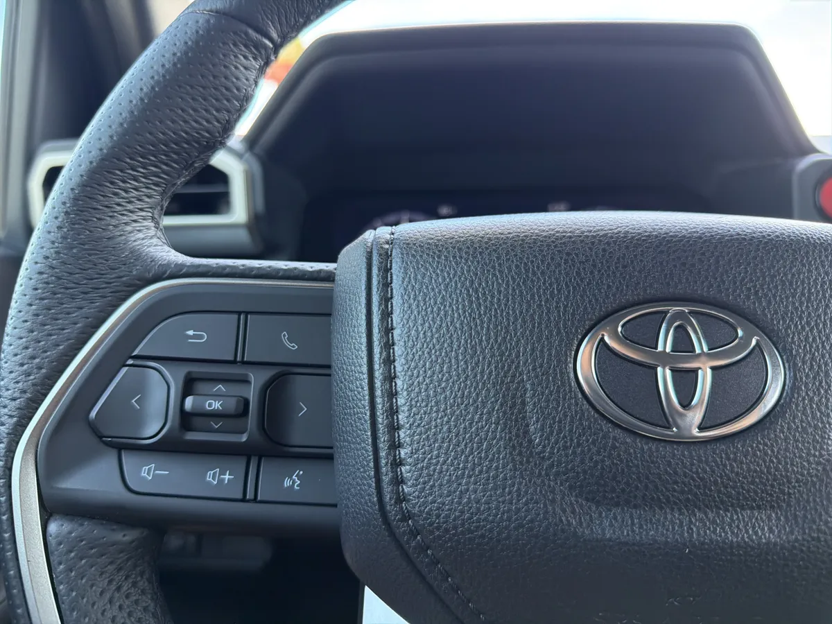 2024 Toyota Tacoma TRD Sport thumbnail 10