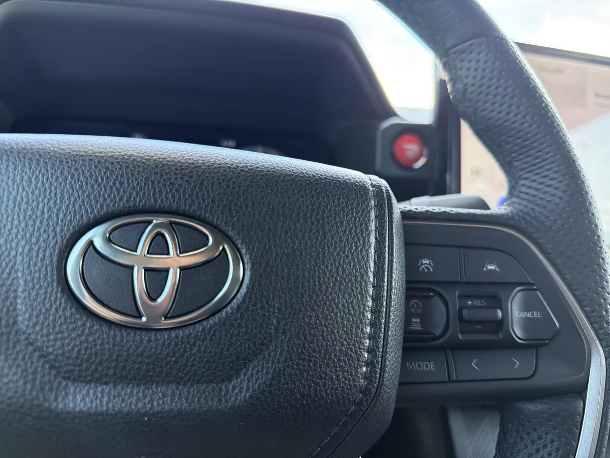 2024 Toyota Tacoma TRD Sport thumbnail 11