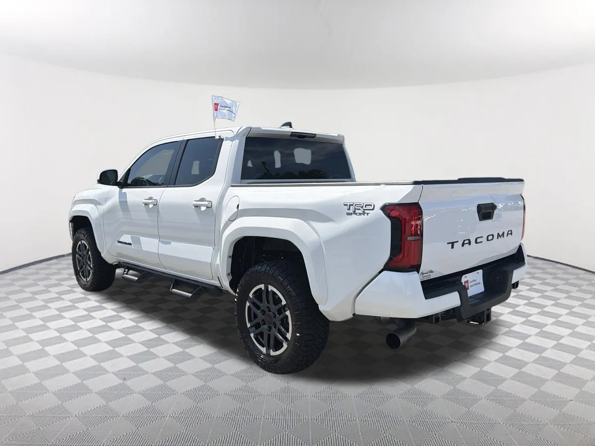 2024 Toyota Tacoma TRD Sport thumbnail 15