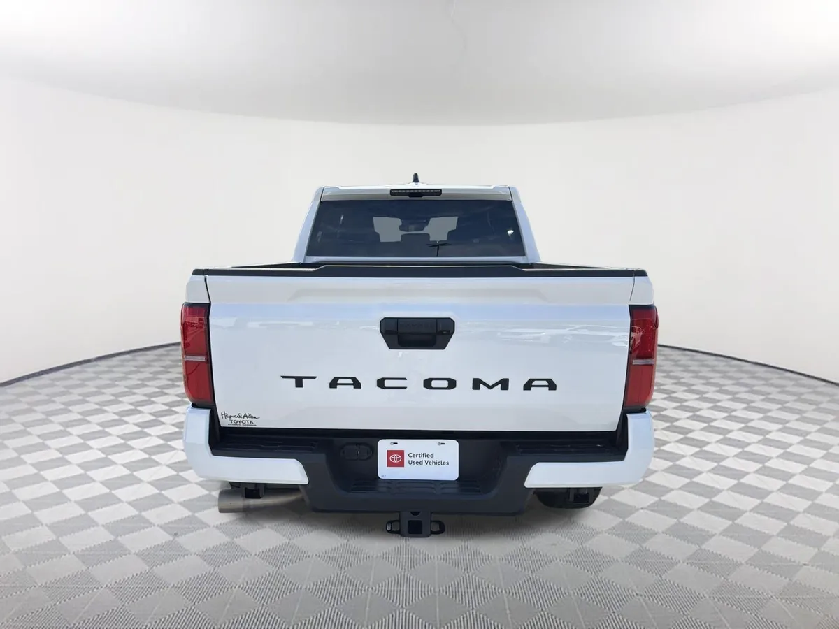 2024 Toyota Tacoma TRD Sport thumbnail 16