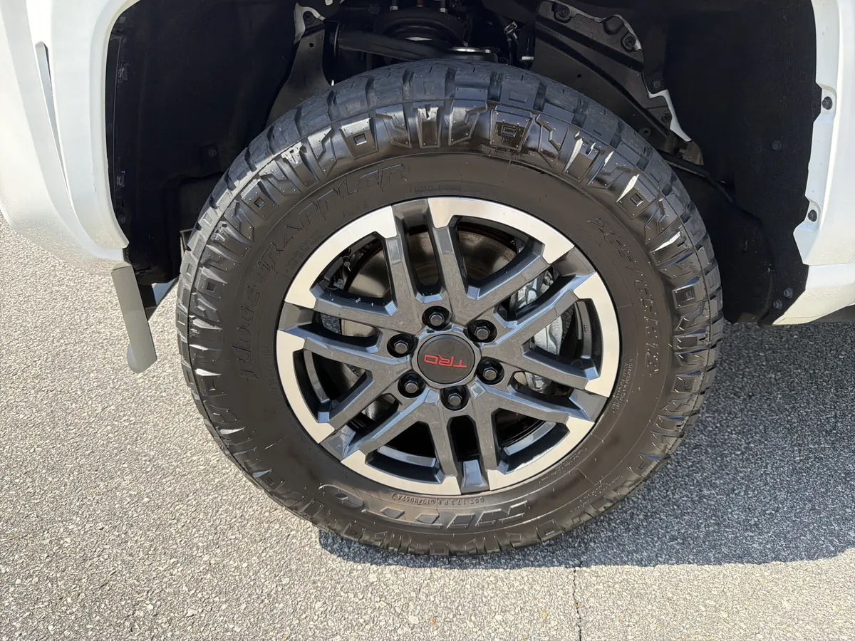 2024 Toyota Tacoma TRD Sport thumbnail 21